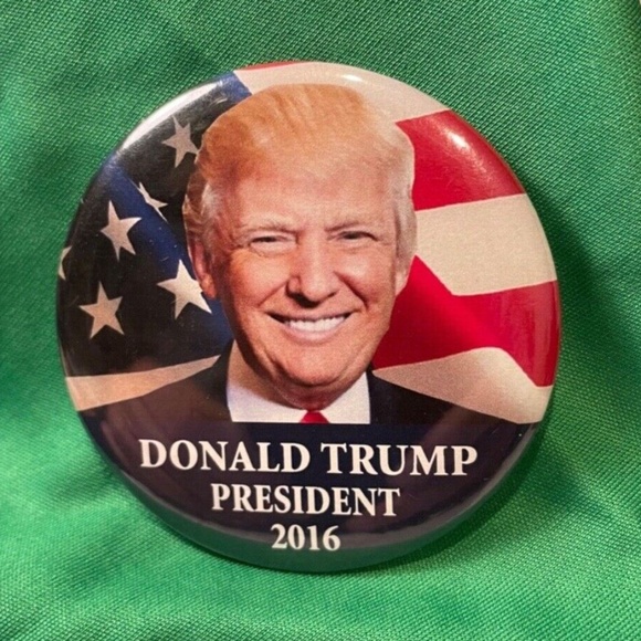 2016 Donald Trump President Button - Picture 3 of 3